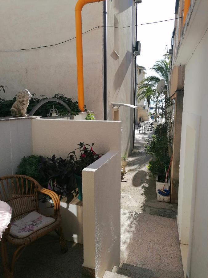 Apartments Melinda Baška Voda エクステリア 写真