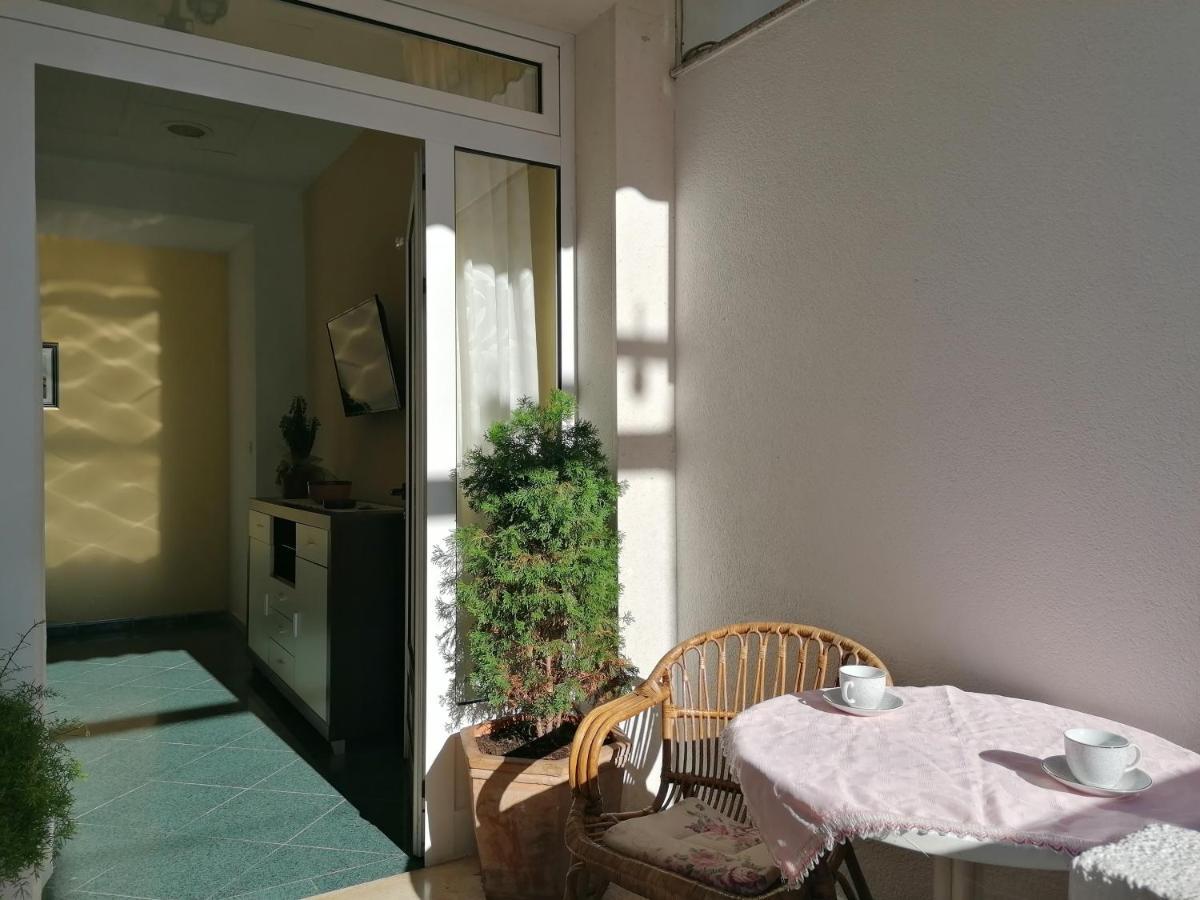 Apartments Melinda Baška Voda エクステリア 写真